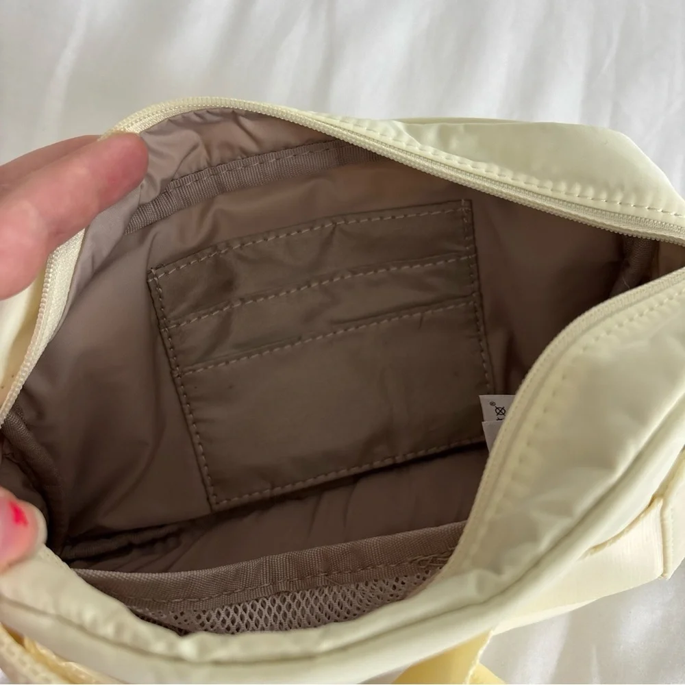 NWT Athleta All About Large Crossbody Belt Bag Butter Yellow Fanny pack - Picture 10 of 13
